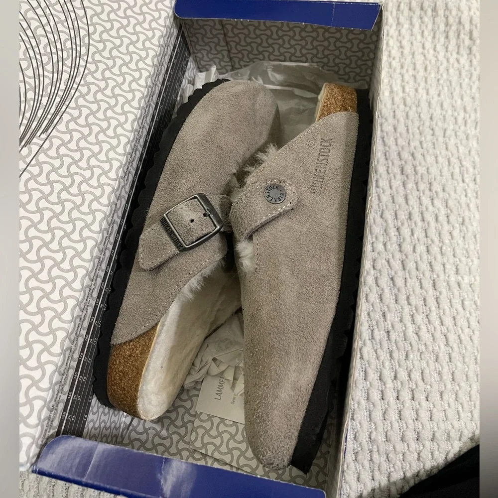 Birkenstock boston shearlings. Color ‘Stone Coin’. Size 037 Narrow  (size 6) - Picture 5 of 6